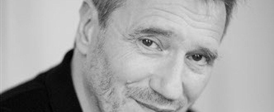 Illustration Mort d'Éric Peter, l'une des voix françaises de Kratos